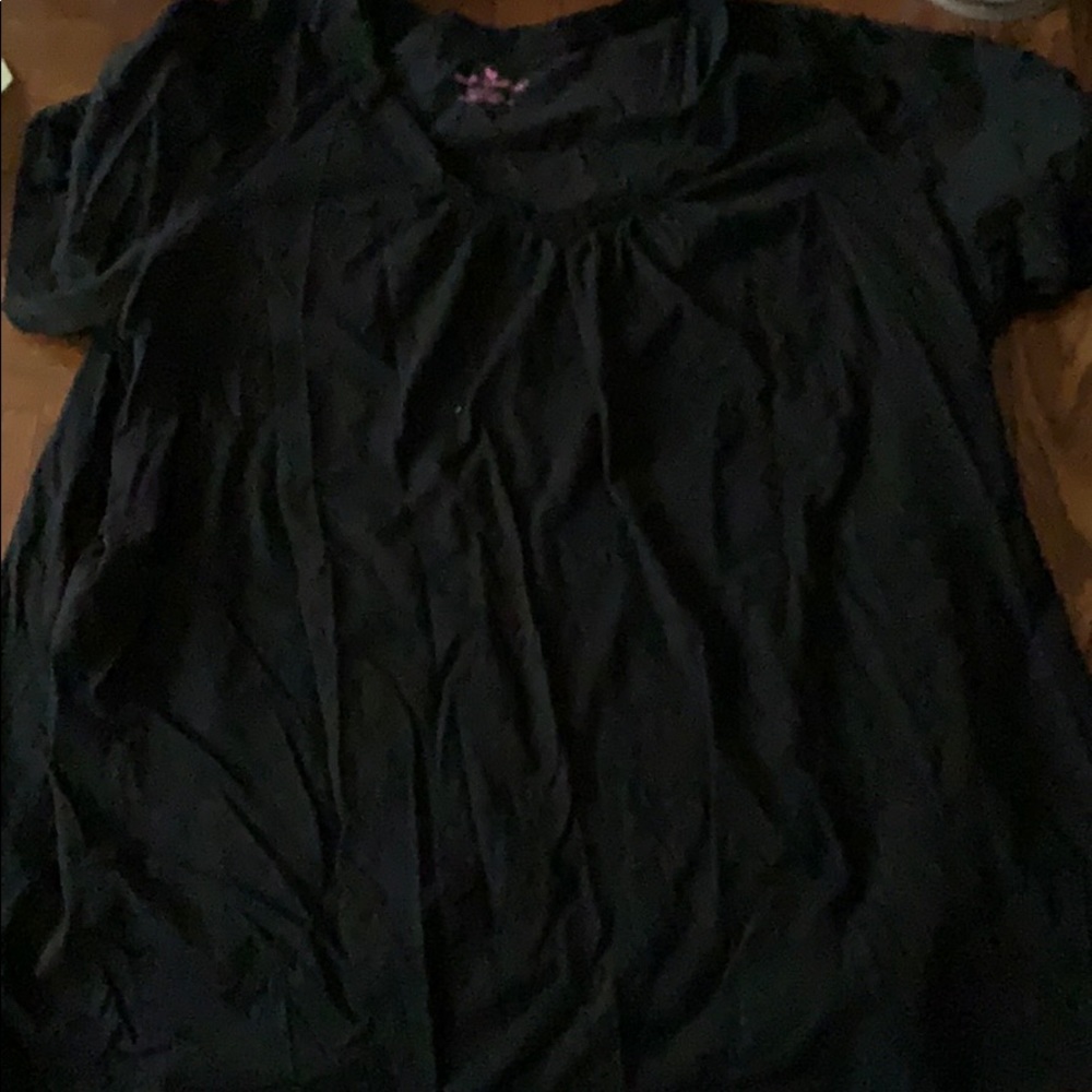 Scoop neck tee shirt